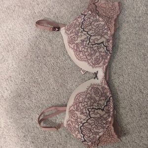 Seamless Victoria's secret bra, NWT, 36b